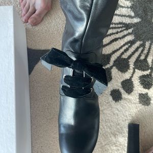 BRAND NEW Valentino RED Brand——-  SIZE 40